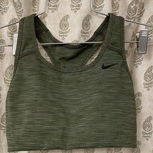 Nike dry fit sports bra size medium like new